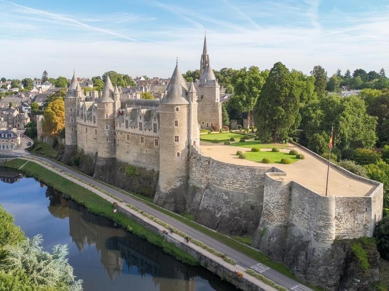 Maison Josselin Proche Chateau Экстерьер фото