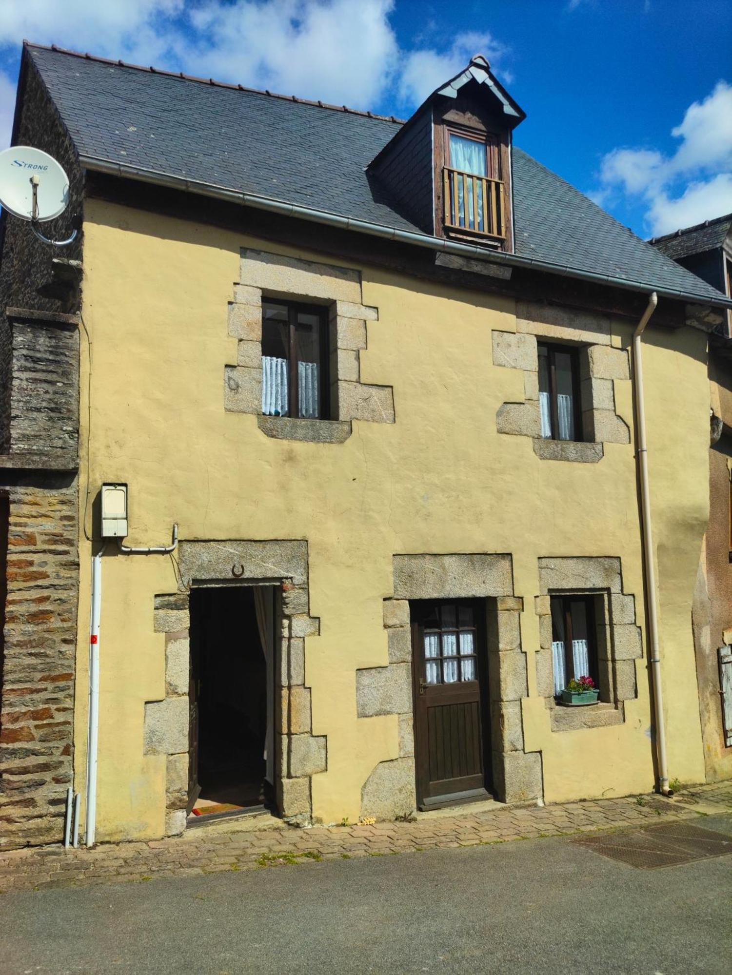Maison Josselin Proche Chateau Экстерьер фото
